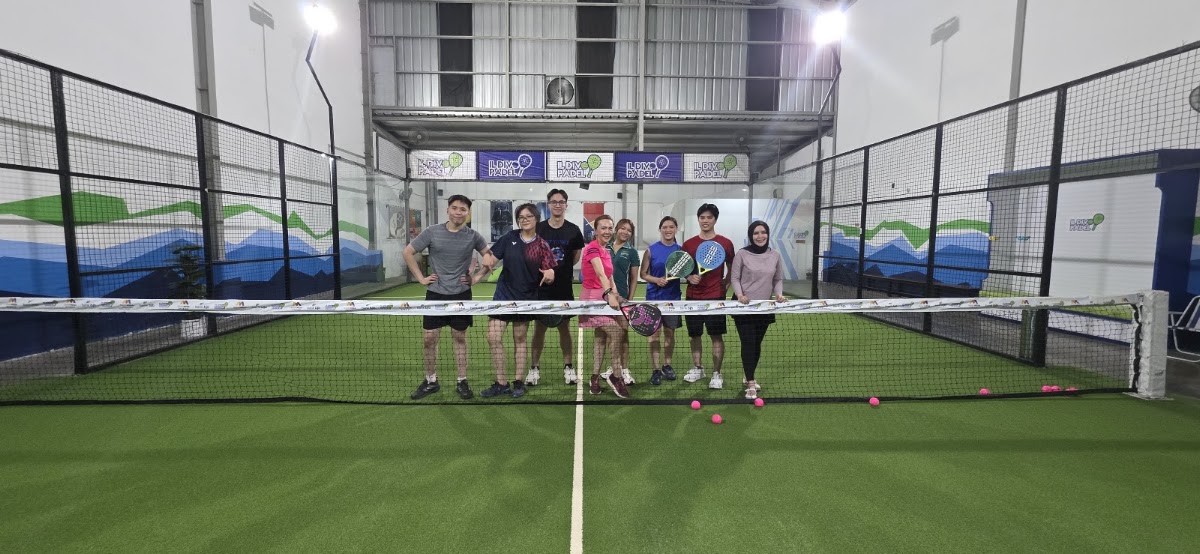 Lapangan padel IL DIVO Padel Cibuntu Cibitung